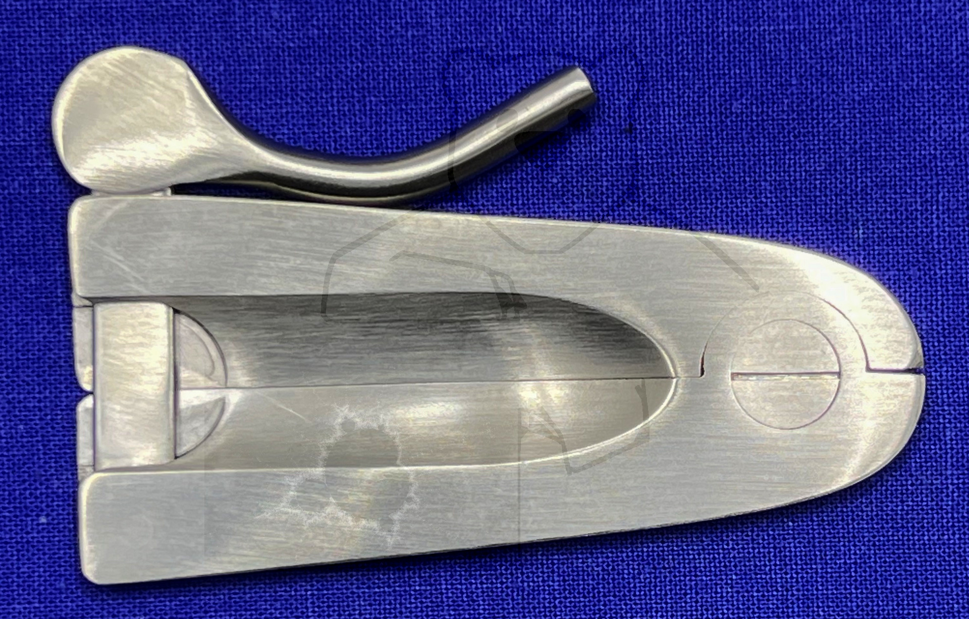 Mogan-Clamp, Rückseite, Offen, Seitliche Ansicht
